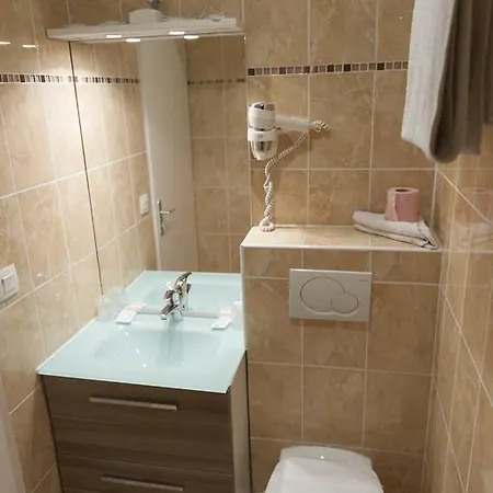Otel Vendome 2*